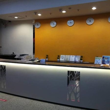 Hotel Zamburger Wira Куала-Лумпур Экстерьер фото