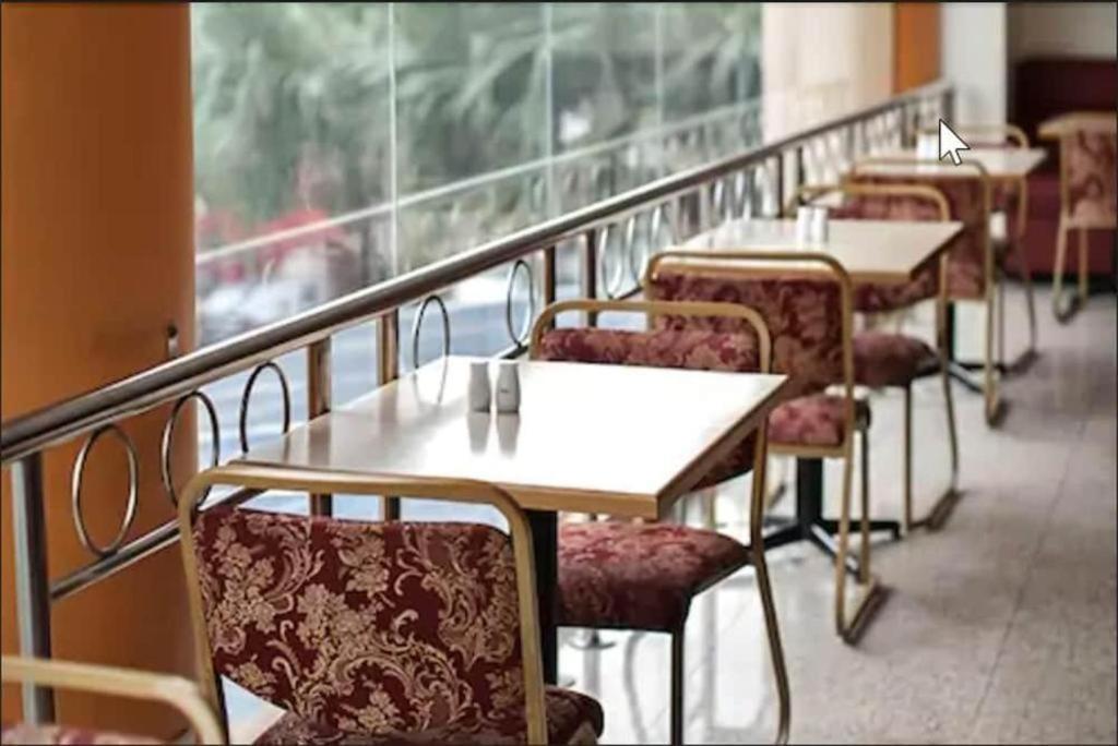 Hotel Zamburger Wira Куала-Лумпур Экстерьер фото