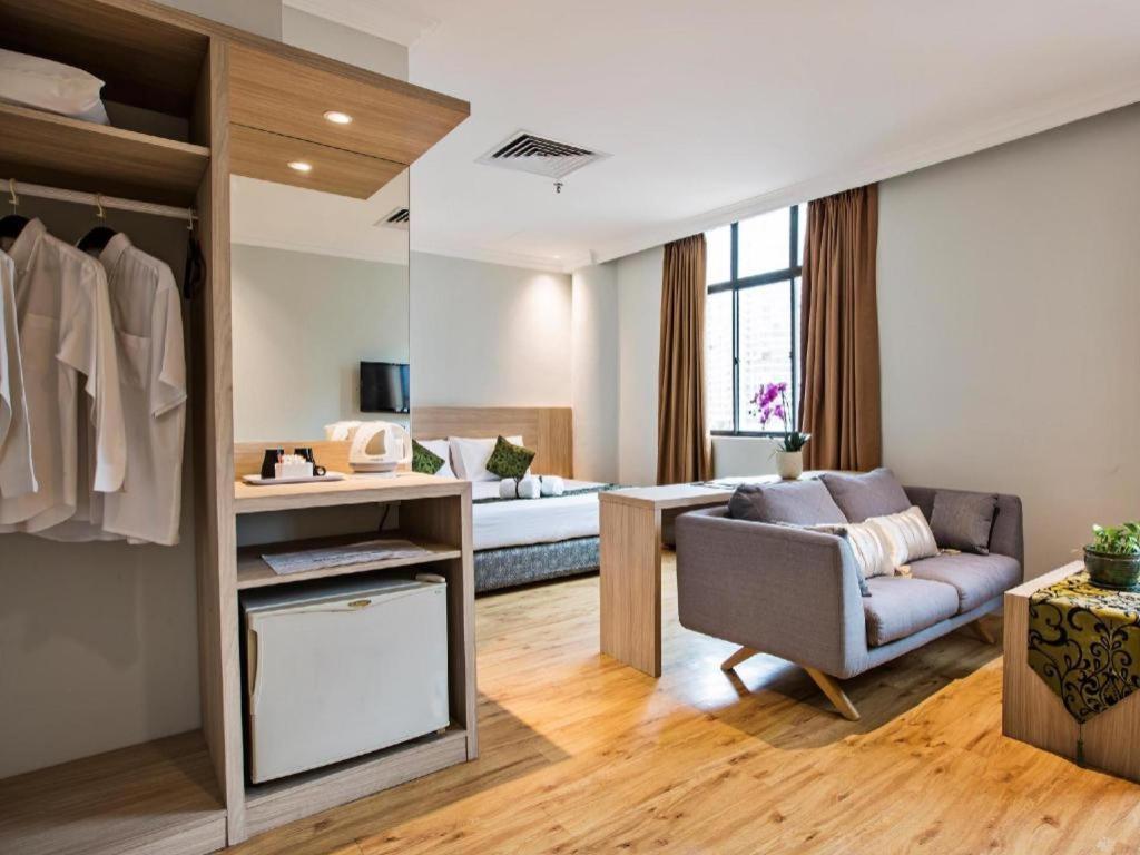 Hotel Zamburger Wira Куала-Лумпур Экстерьер фото